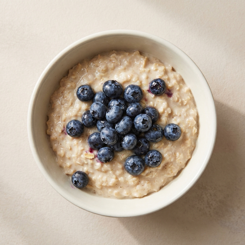 High-Protein Berry Quick Oatmeal, prepared as a finished Lila recipe